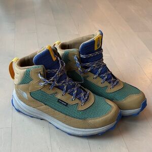 Big boys North Face hiking boots